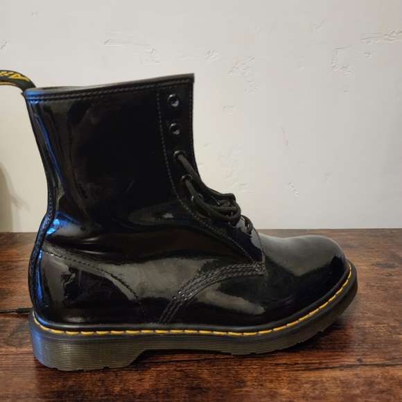 Dr. Martens Shoes - EUC Dr. Martens 1460 Patent Leather Boots!